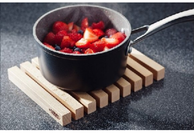 Stellar Beech Wood Extendable Trivet (15cm wide / extends from 13cm to 20cm long)